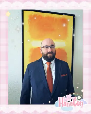 🎤🔥 Quiz mit Chris – Das Anime-Quiz 🔥🎤
Seid ihr bereit für die ultimative Herausforderung? (๑•̀ㅂ•́)و✧
Showmaster Chris fordert euch im Spiegelzimmer zu einem hitzigen Anime-Quiz heraus! Hier warten knifflige Fragen, überraschende Momente und ein Quizmaster, der keine Gnade kennt… (╯°□°）╯︵ 📚
Nur wer stark genug ist, den gnadenlosen Fragen von Endboss Chris standzuhalten, darf auf Ruhm, Ehre und tolle Gewinne hoffen! 🏆✨
📍 Wo? Spiegelzimmer
🗓️ Wann? 19:15 – 20:00 Uhr
Egal ob Anime-Profi, Opening-Lexikon oder heimlicher Nerd-Champion – stellt euch der Challenge und beweist euer Wissen! (☞ﾟヮﾟ)☞
Traut ihr euch… oder scheitert ihr bereits an der ersten Frage?
#hanacon2026 #hannover #quiz #showmaster